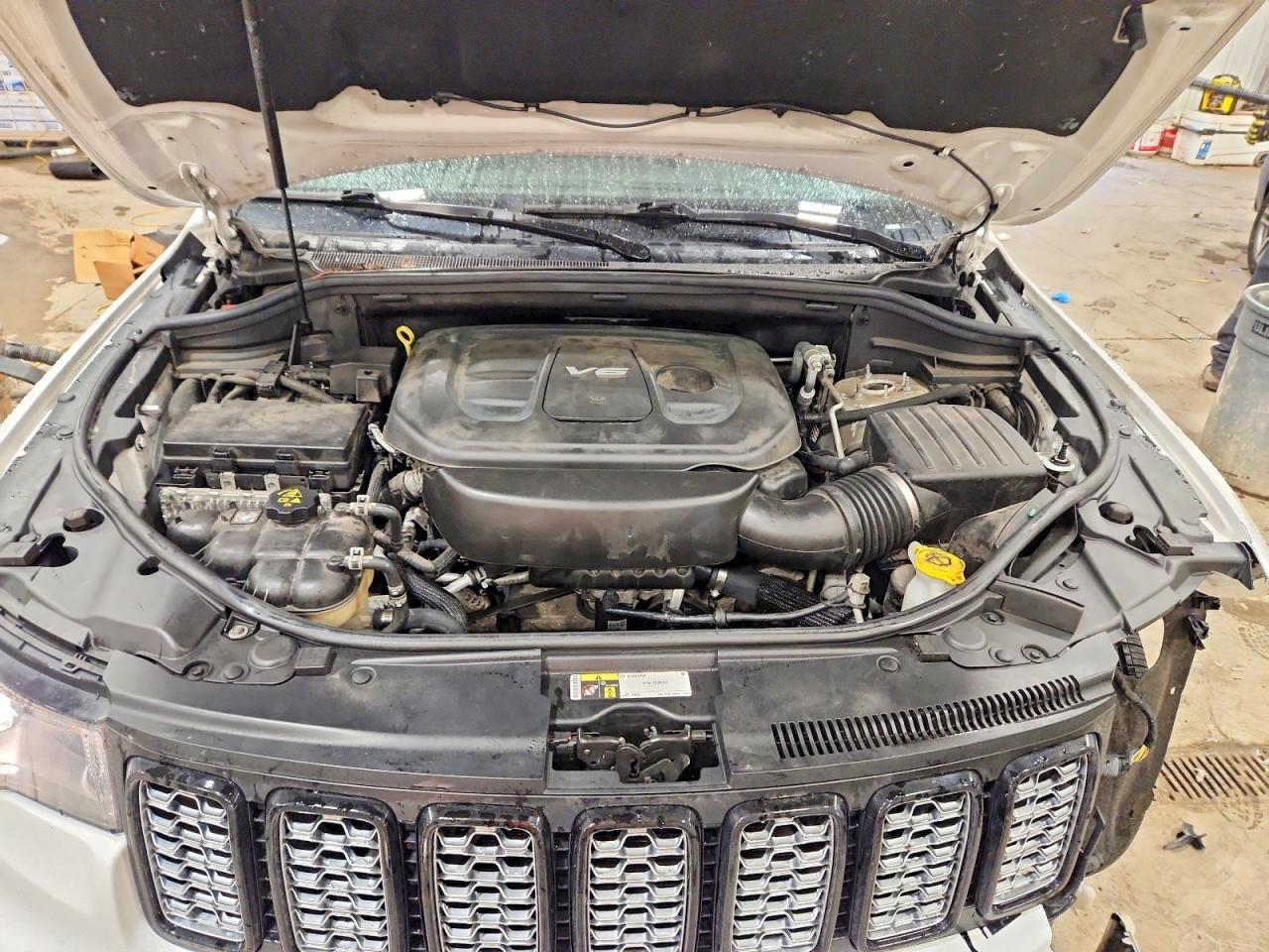 2018 JEEP GRAND CHEROKEE LAREDO photo 11