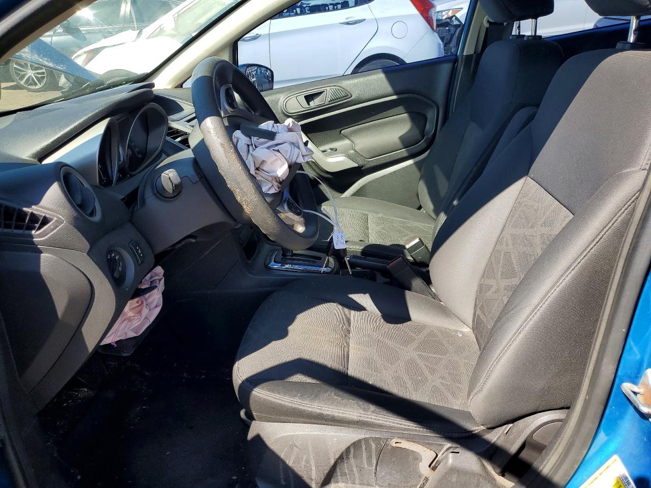 2012 FORD FIESTA SE photo 19