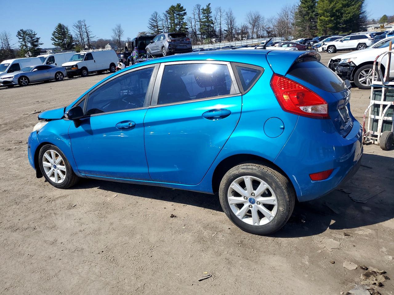 2012 FORD FIESTA SE photo 4