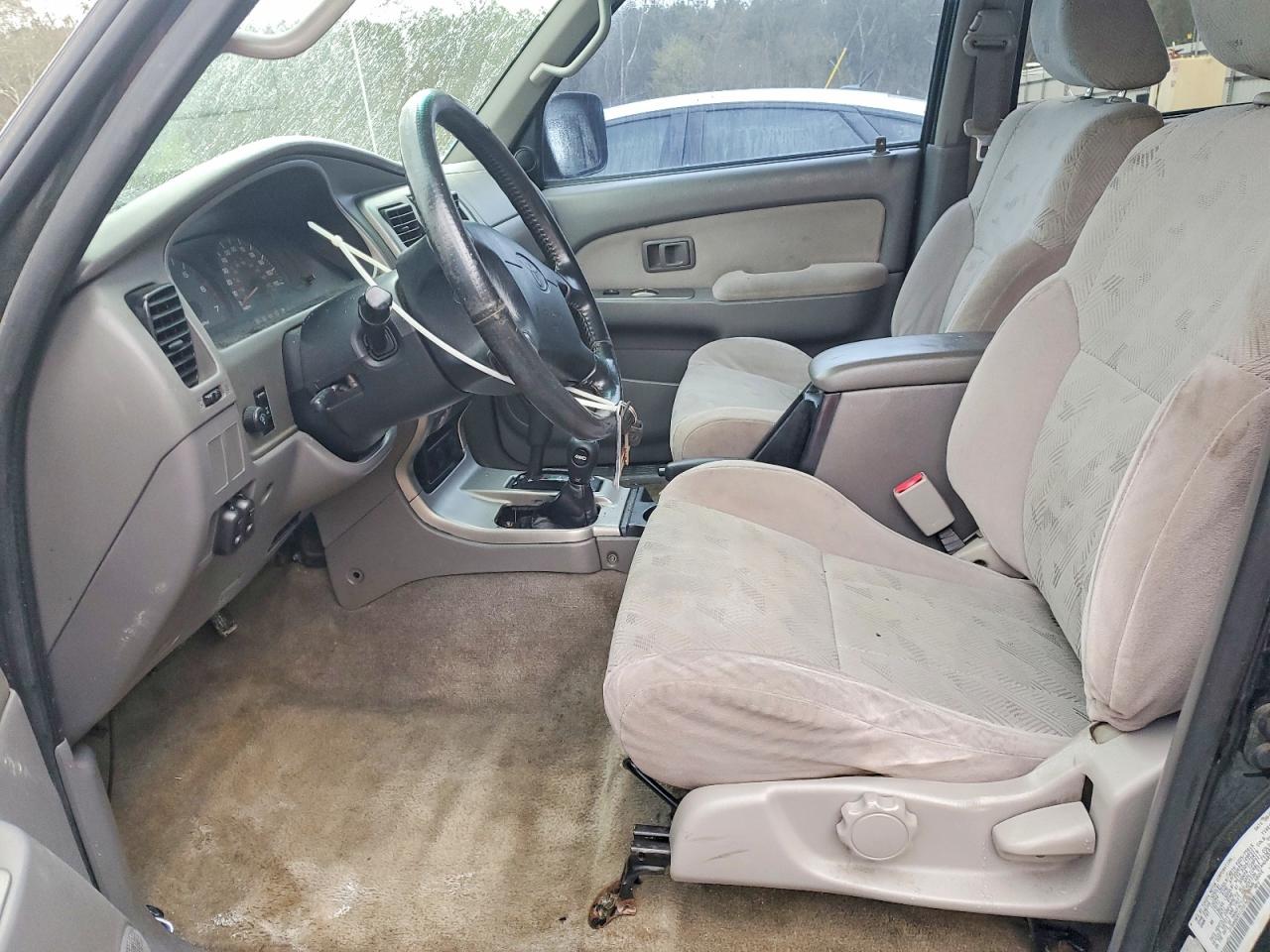 2001 TOYOTA 4RUNNER SR5 photo 13