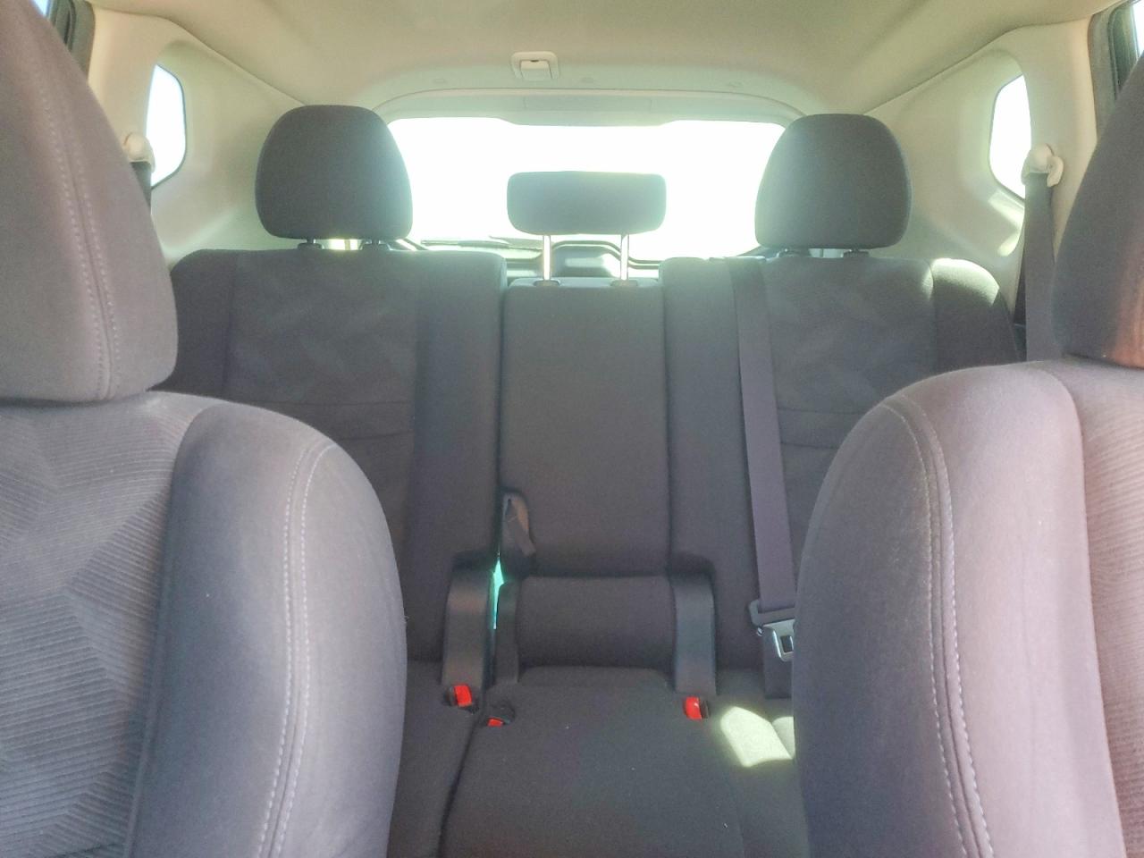 2016 NISSAN ROGUE S photo 19