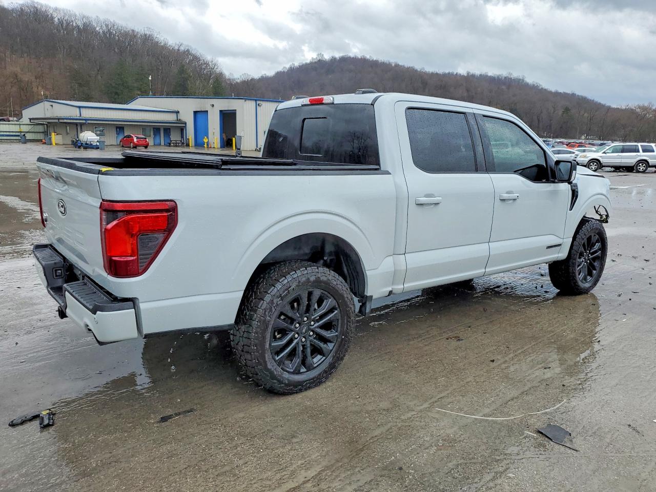 2024 FORD F150 XLT photo 3