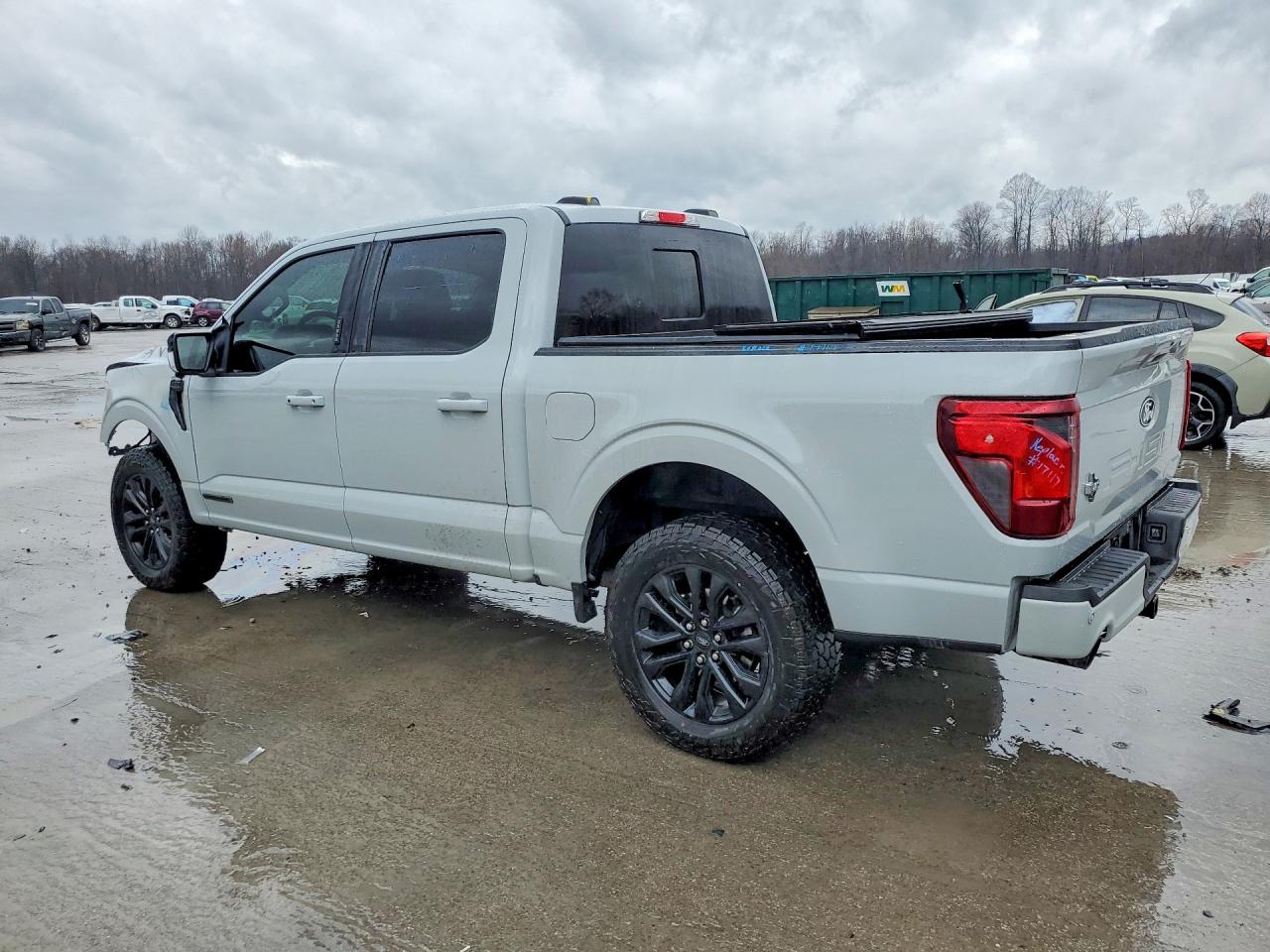 2024 FORD F150 XLT photo 2