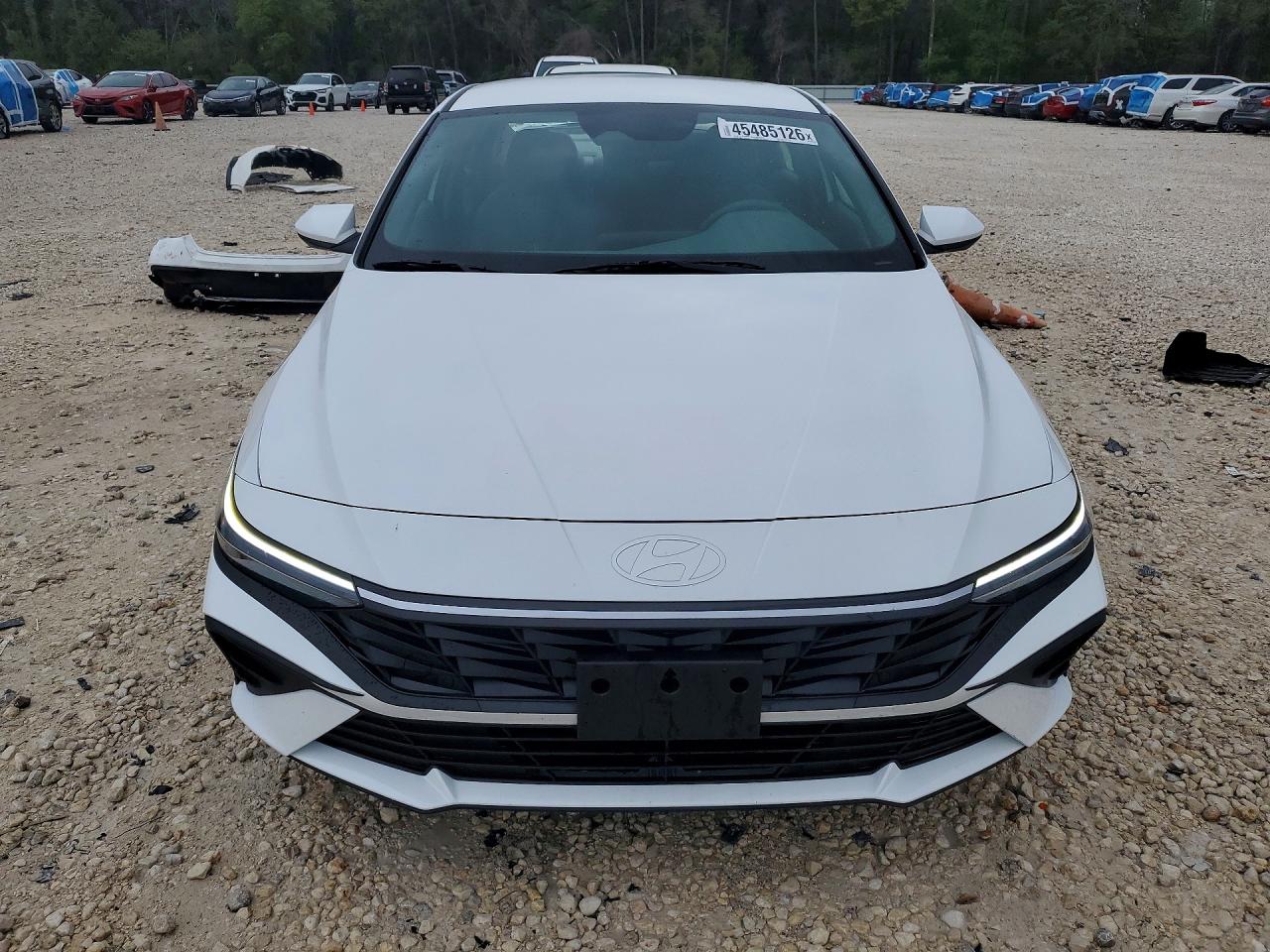 2025 HYUNDAI ELANTRA BLUE photo 5
