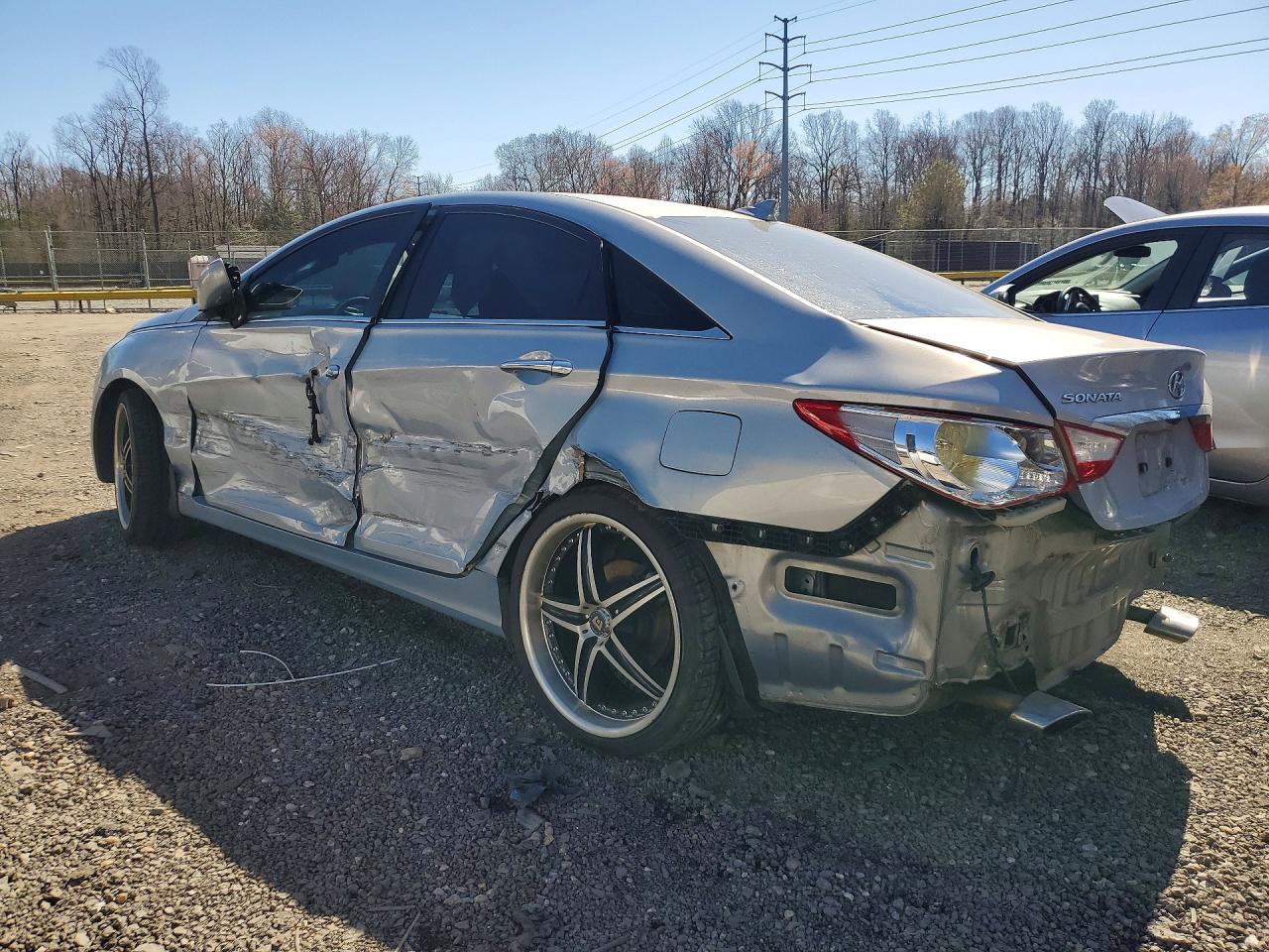 2012 HYUNDAI SONATA SE photo 3