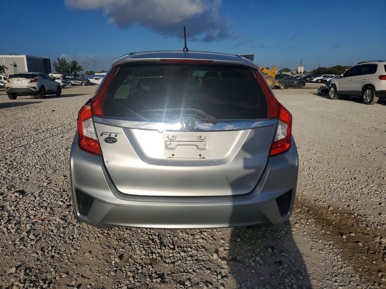 2015 HONDA FIT EX photo 11
