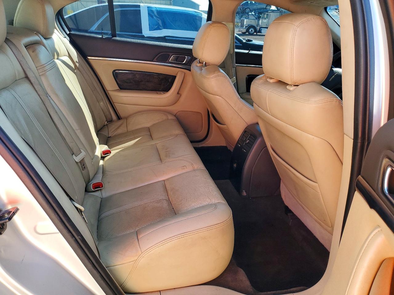 2014 LINCOLN MKS photo 19