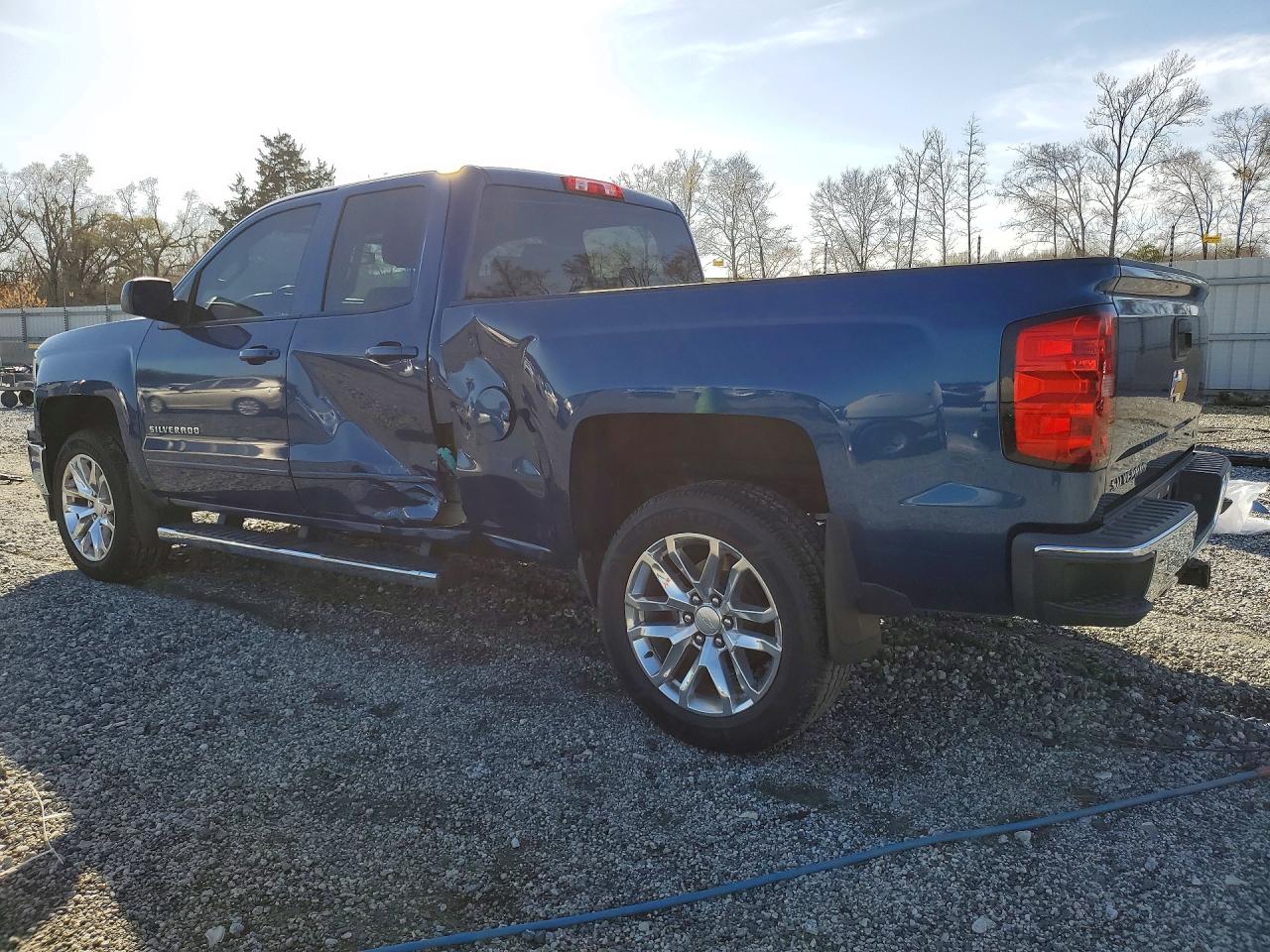 2015 CHEVROLET SILVERADO C1500 LT photo 2