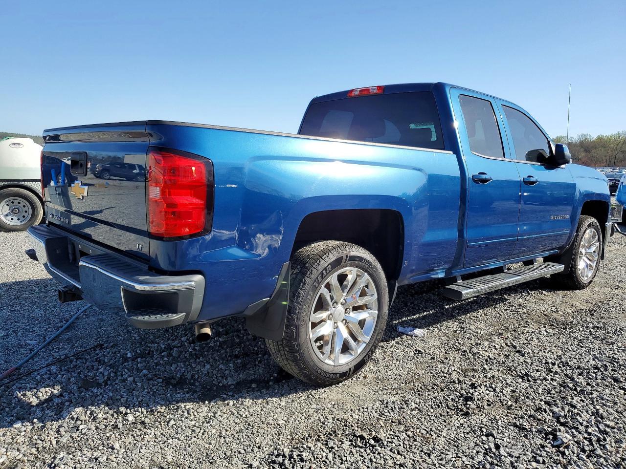 2015 CHEVROLET SILVERADO C1500 LT photo 3