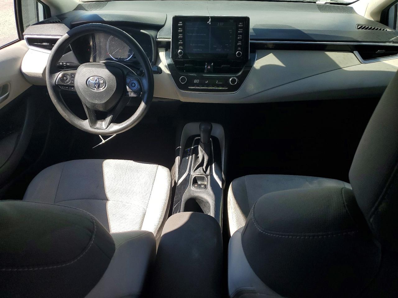 2020 TOYOTA COROLLA LE photo 8
