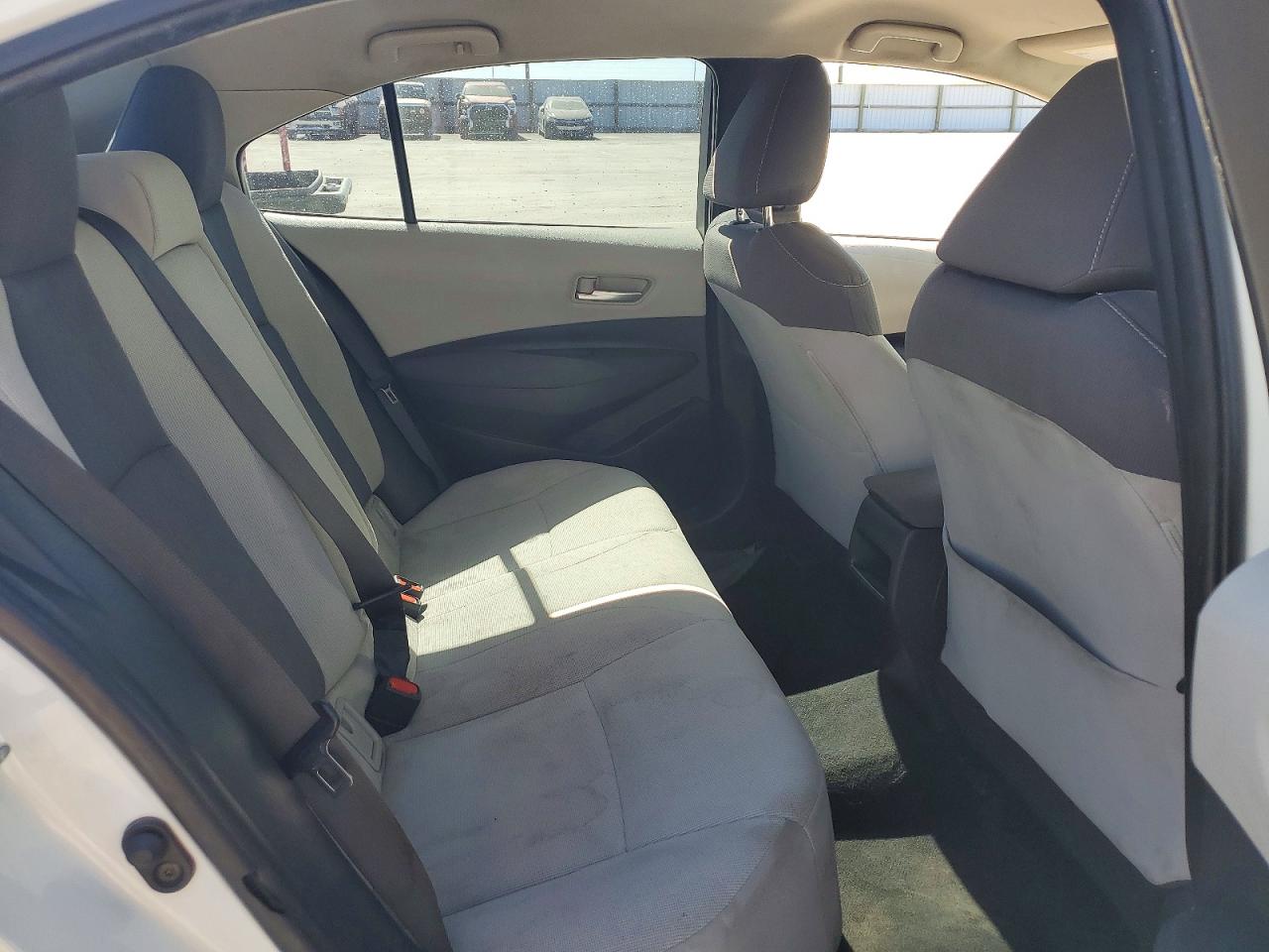 2020 TOYOTA COROLLA LE photo 10