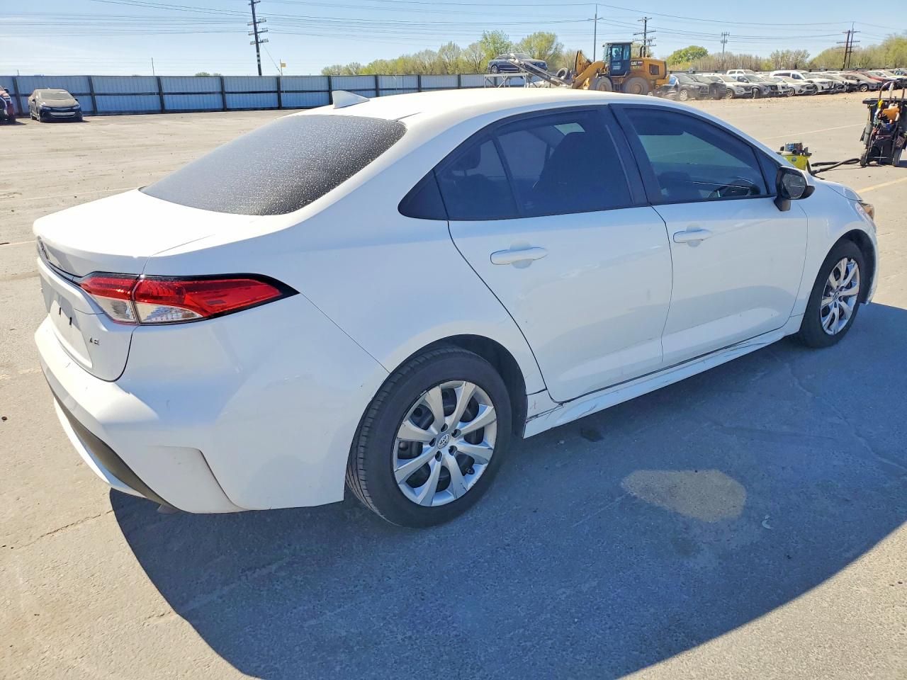 2020 TOYOTA COROLLA LE photo 3