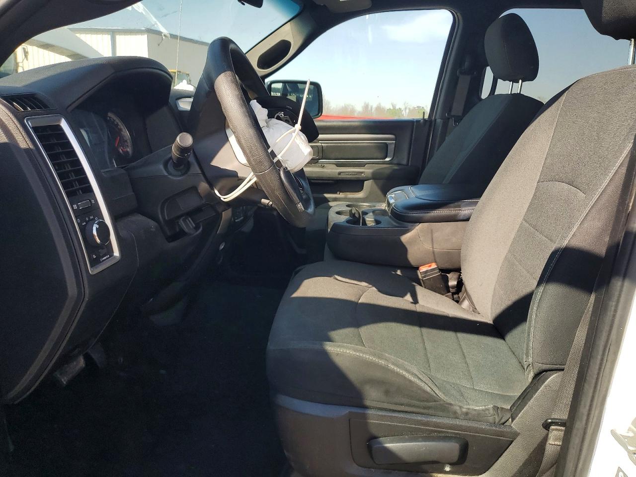 2021 RAM 1500 CLASSIC SLT photo 13