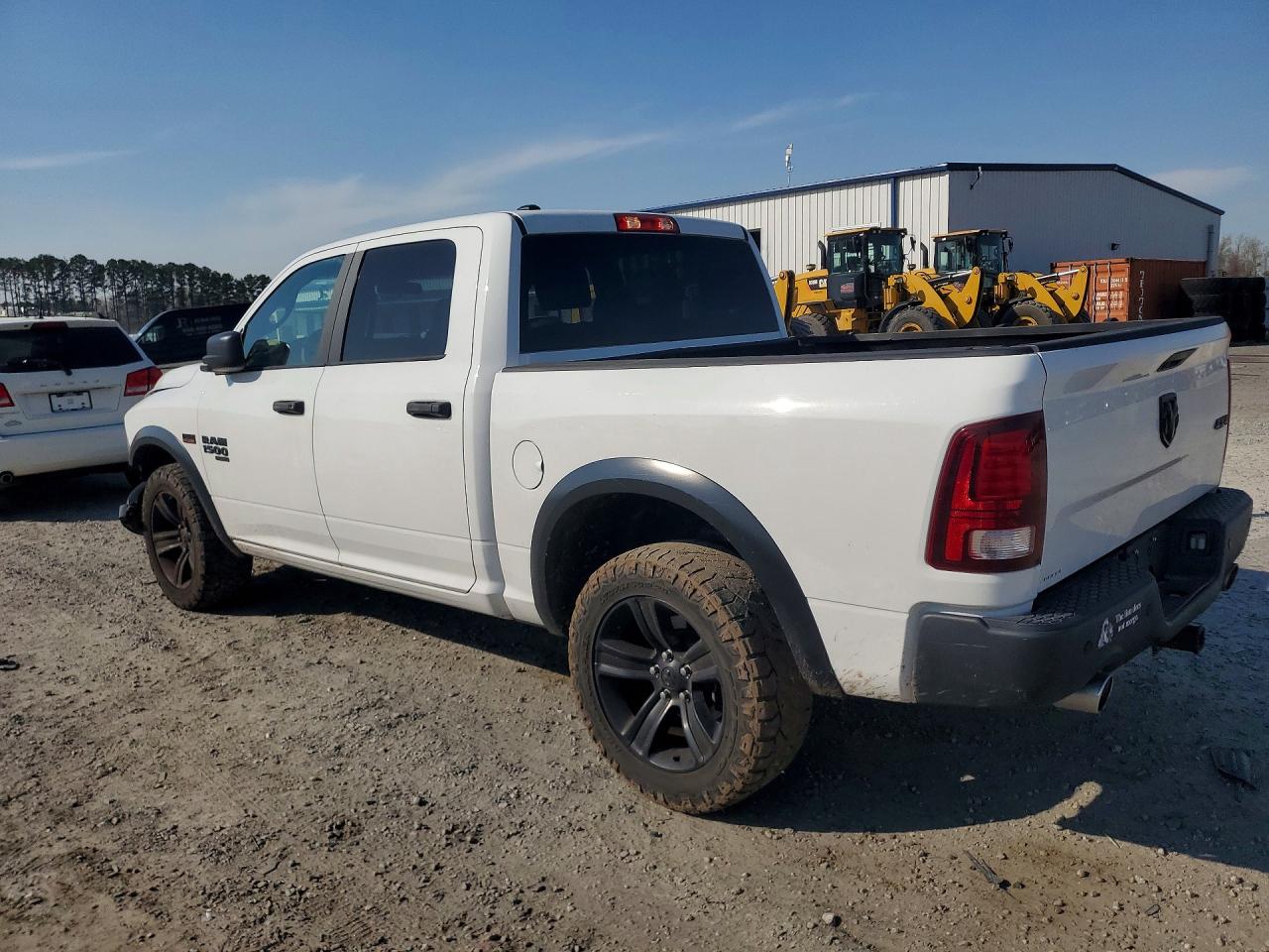 2021 RAM 1500 CLASSIC SLT photo 3
