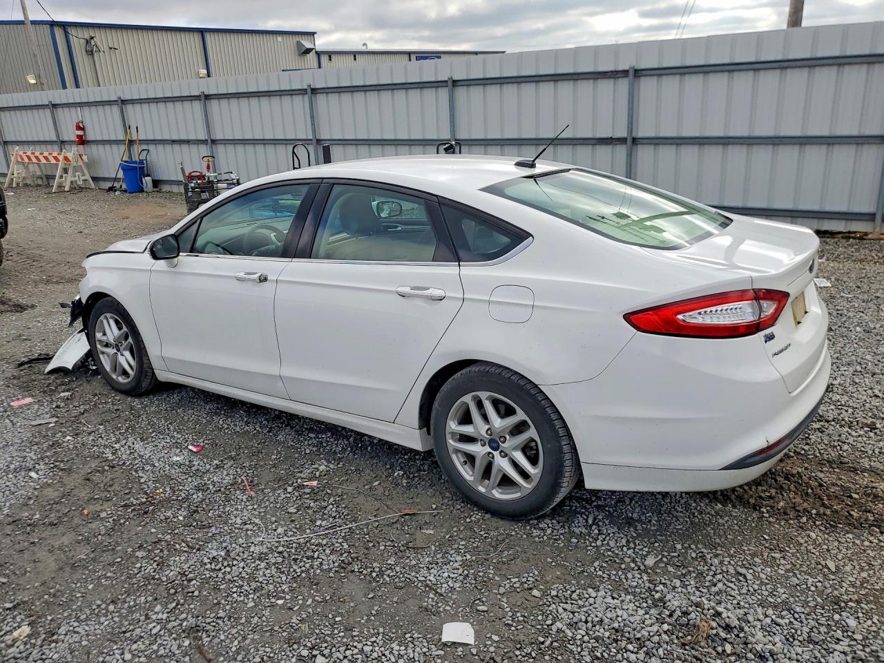 2015 FORD FUSION SE photo 3