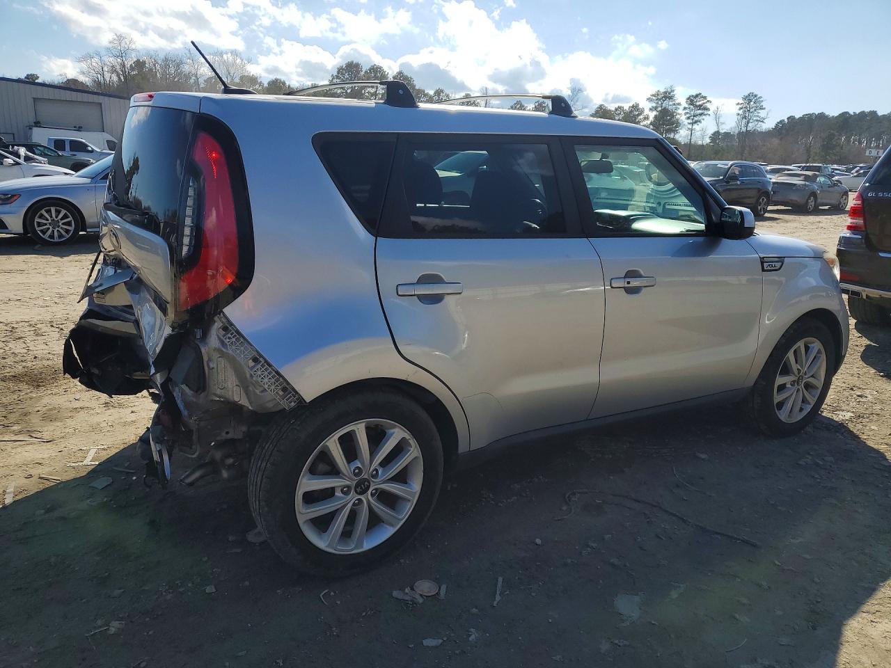 2018 KIA SOUL + photo 5