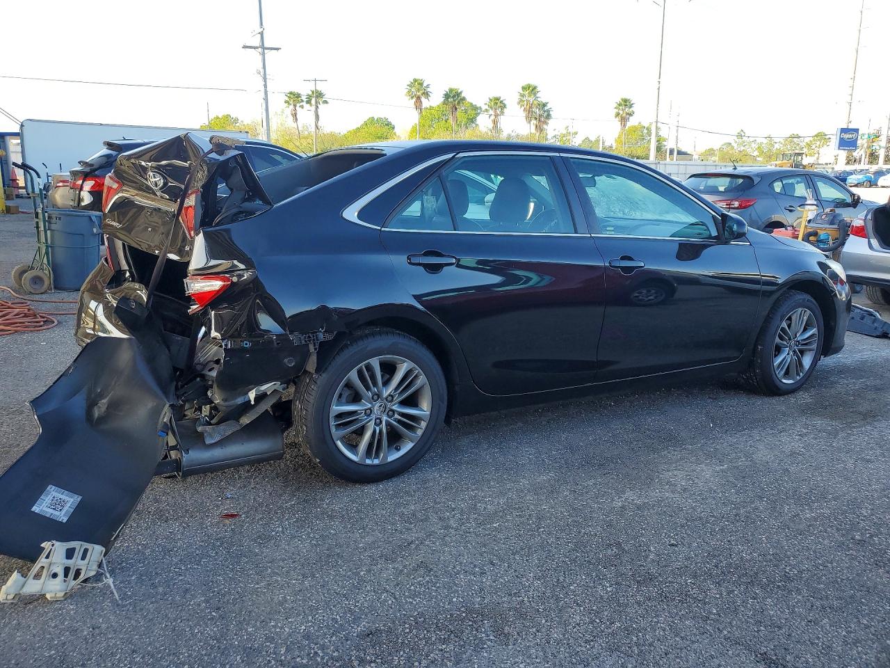 2017 TOYOTA CAMRY LE photo 7