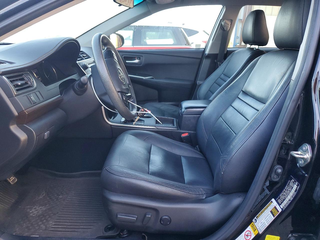 2017 TOYOTA CAMRY LE photo 19