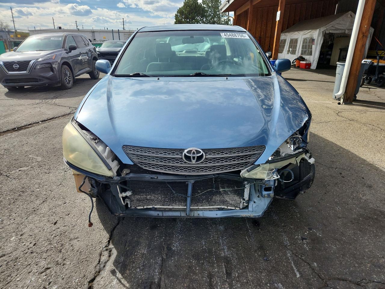 2004 TOYOTA CAMRY LE photo 5