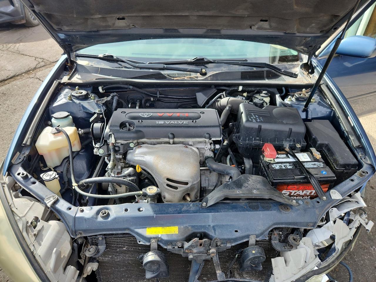 2004 TOYOTA CAMRY LE photo 11