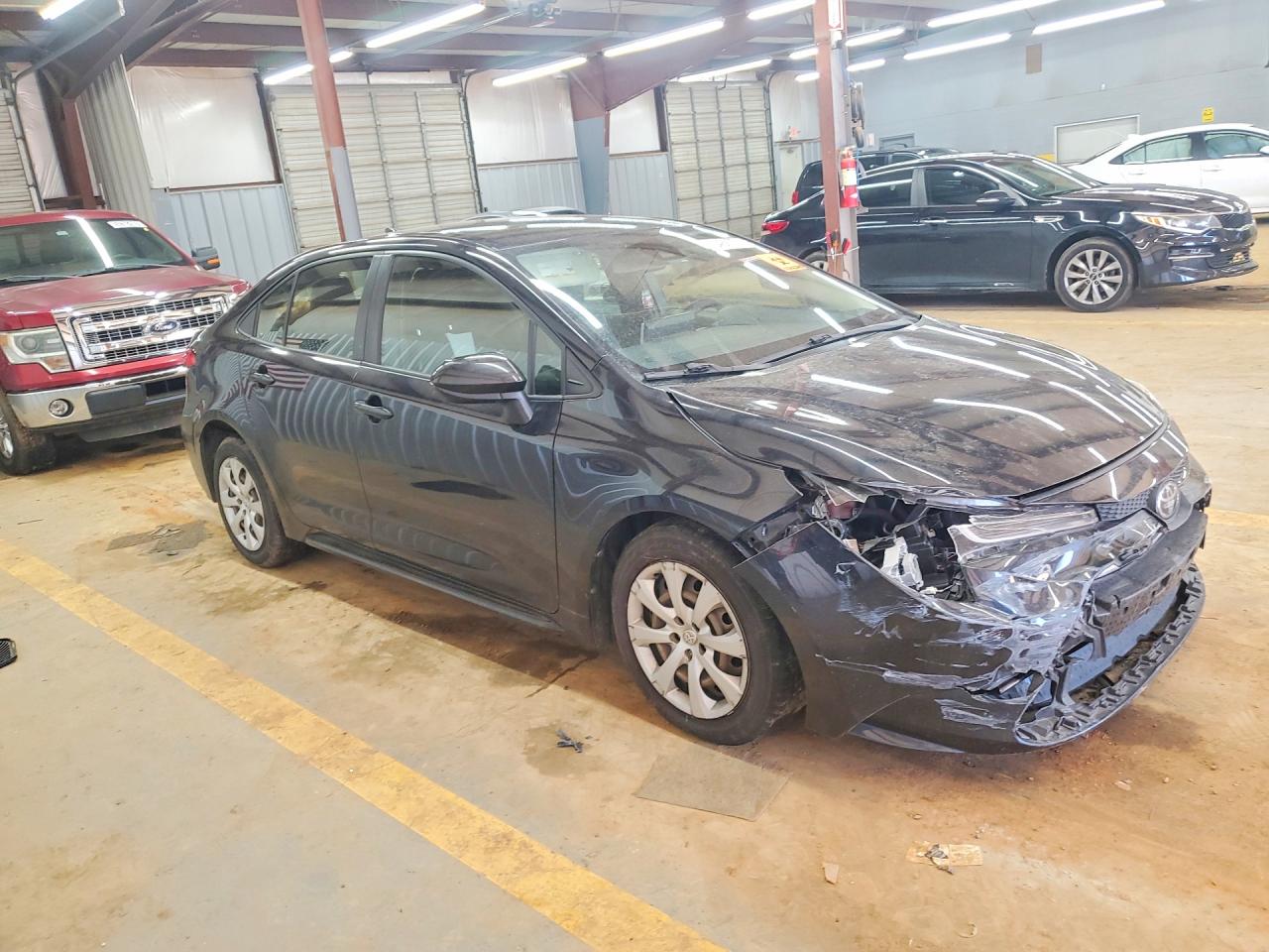 2021 TOYOTA COROLLA LE photo 4