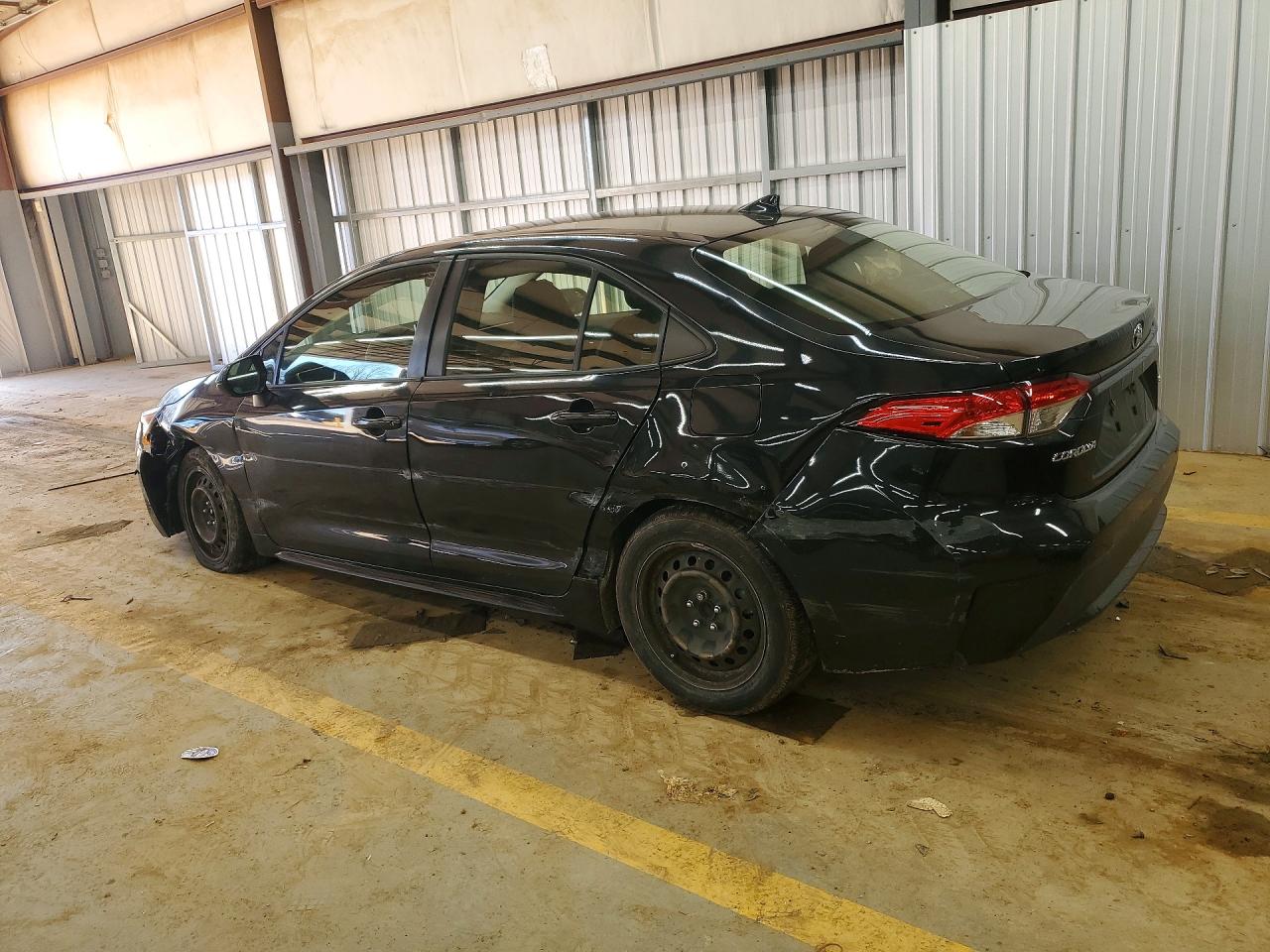 2021 TOYOTA COROLLA LE photo 2