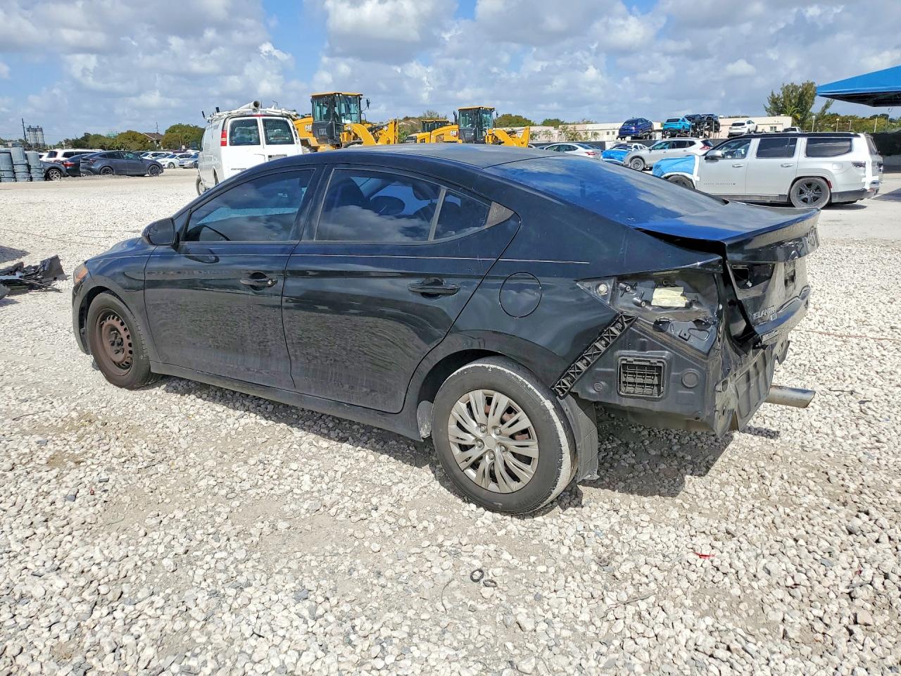 2018 HYUNDAI ELANTRA SE photo 4