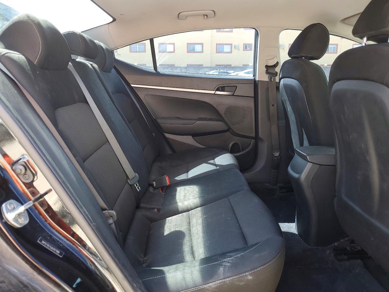 2018 HYUNDAI ELANTRA SE photo 28