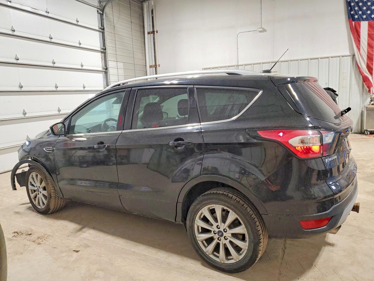 2017 FORD ESCAPE TITANIUM photo 2