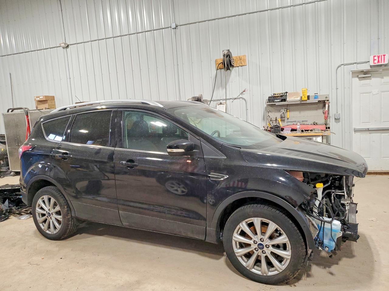 2017 FORD ESCAPE TITANIUM photo 4