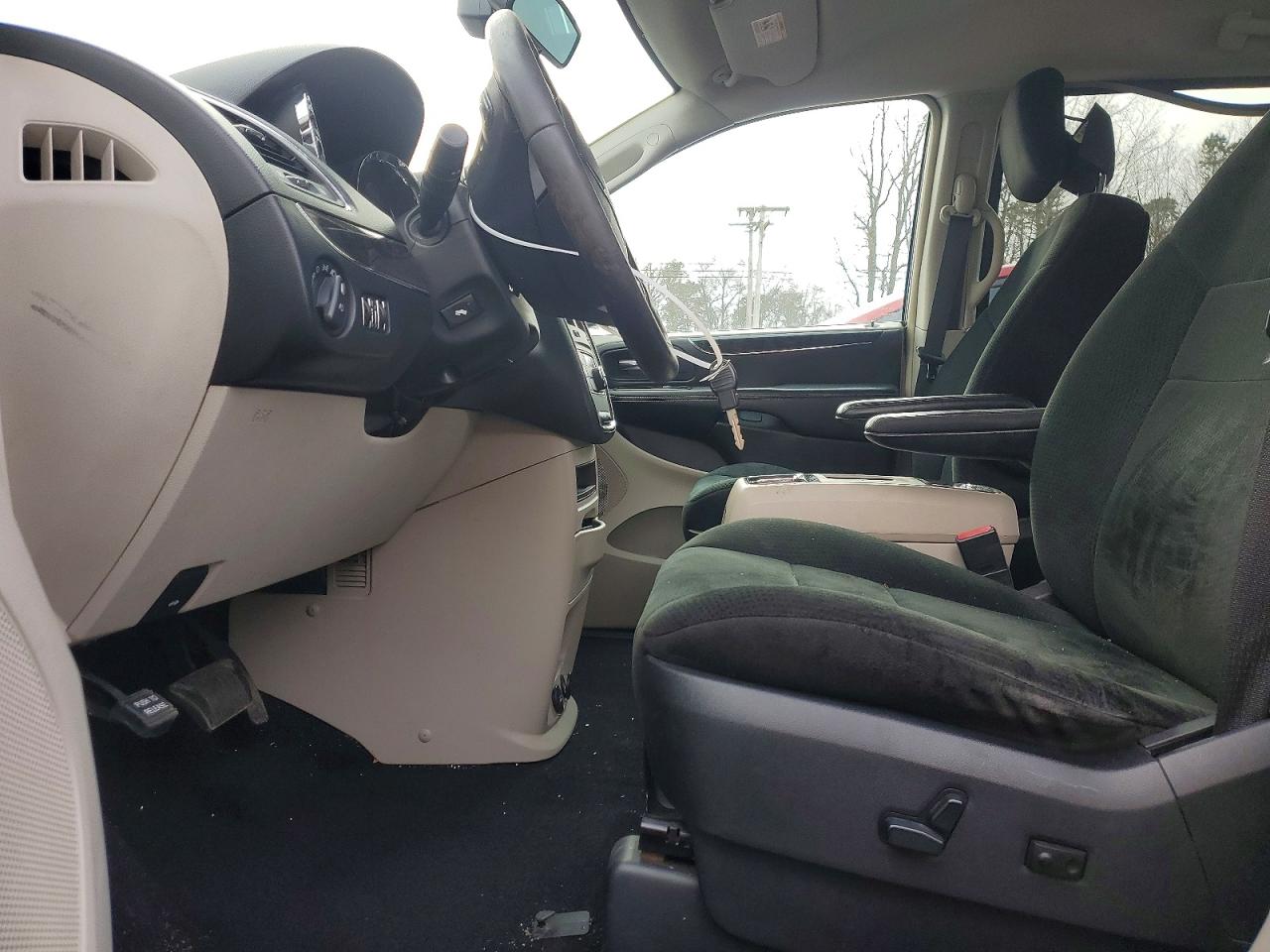 2012 CHRYSLER TOWN & COUNTRY TOURING photo 19