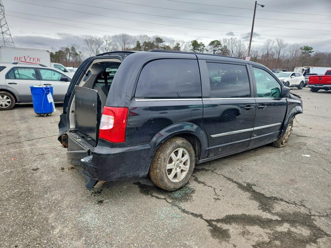 2012 CHRYSLER TOWN & COUNTRY TOURING photo 7
