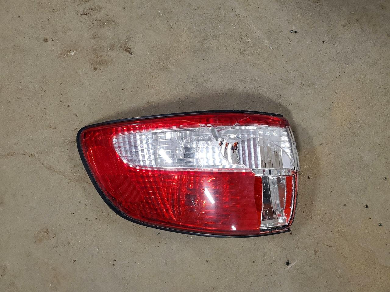 2003 TOYOTA SIENNA photo 13
