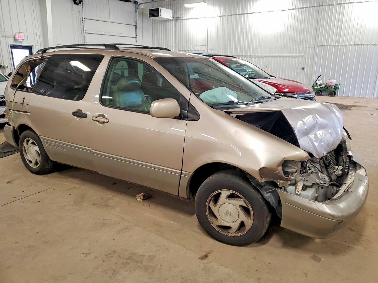 2003 TOYOTA SIENNA photo 4
