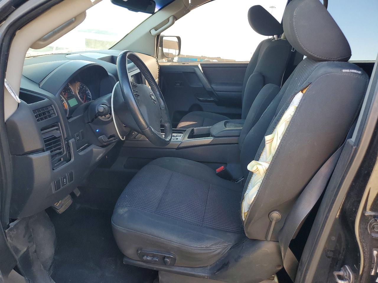 2012 NISSAN TITAN SV photo 25