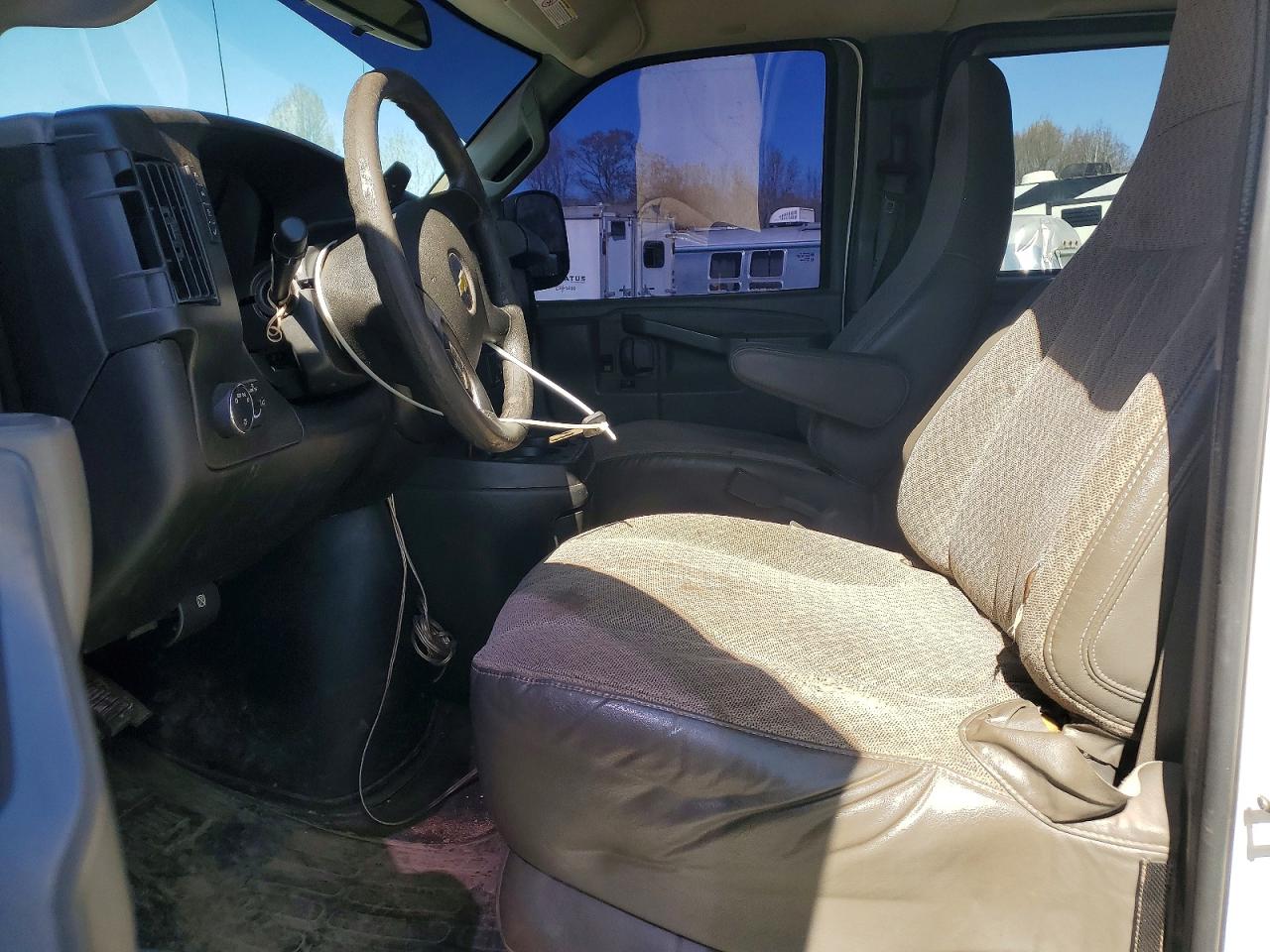 2016 CHEVROLET EXPRESS G3500 LT photo 7