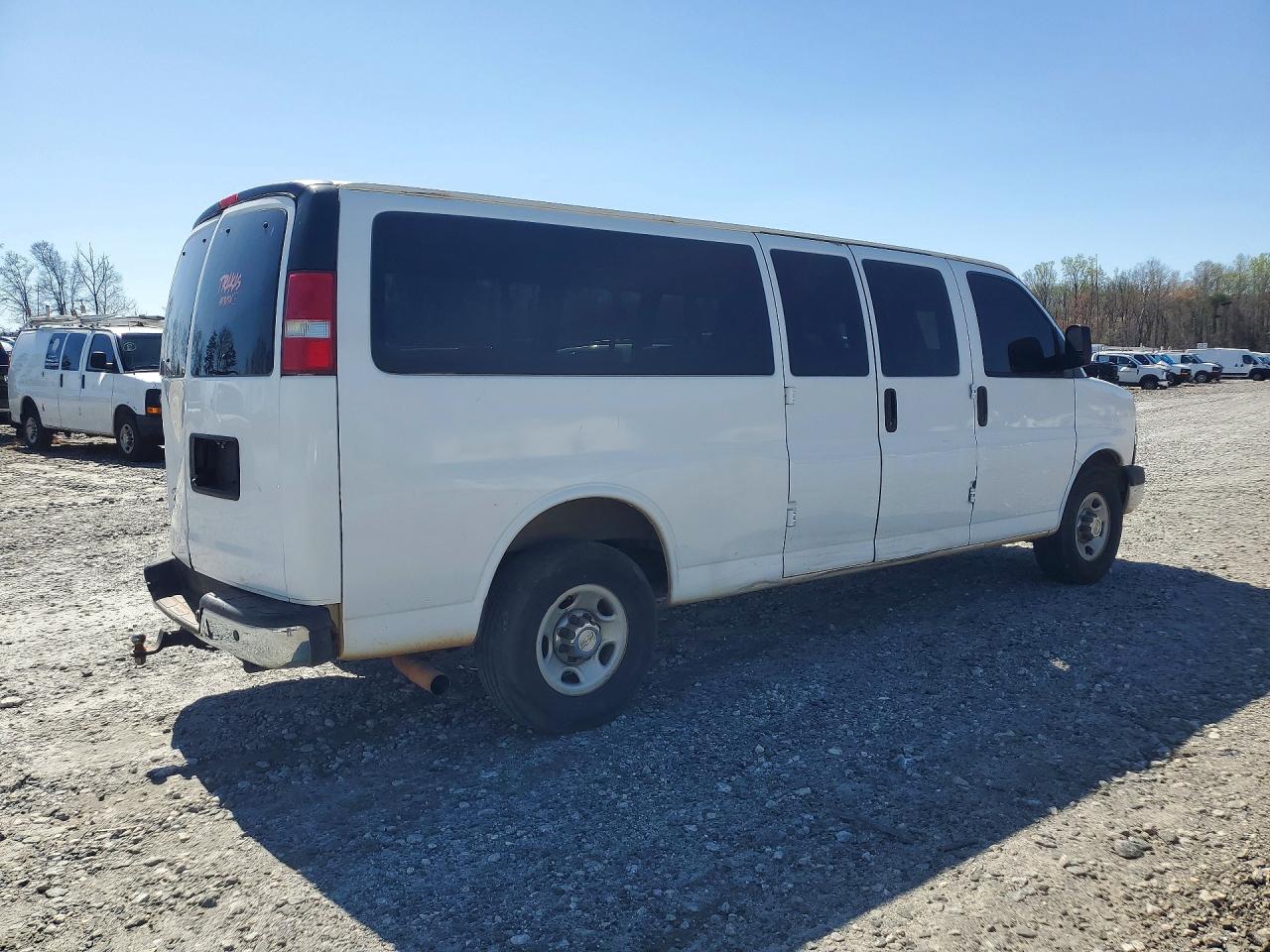 2016 CHEVROLET EXPRESS G3500 LT photo 3