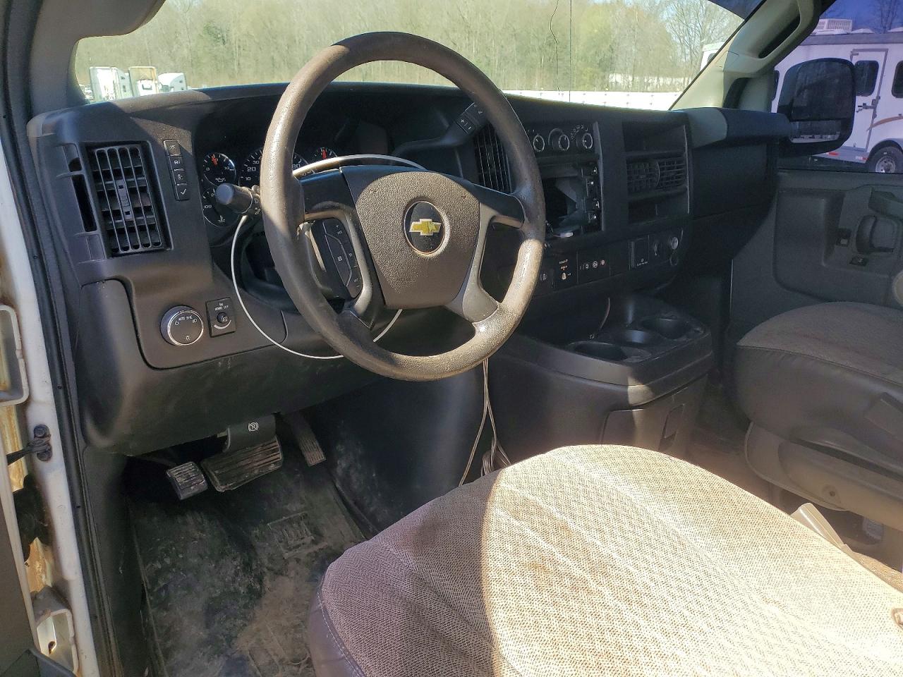 2016 CHEVROLET EXPRESS G3500 LT photo 8