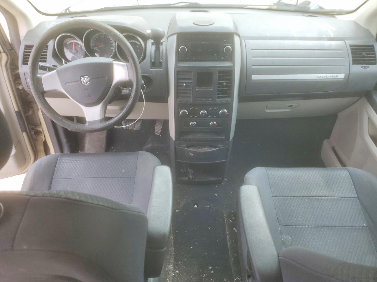 2010 DODGE GRAND CARAVAN SE photo 8