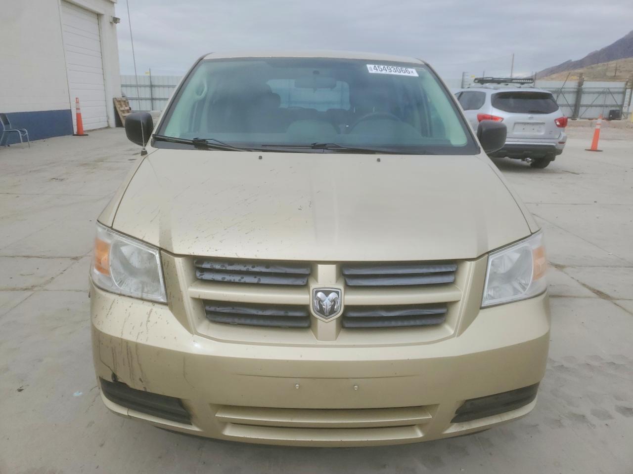 2010 DODGE GRAND CARAVAN SE photo 5
