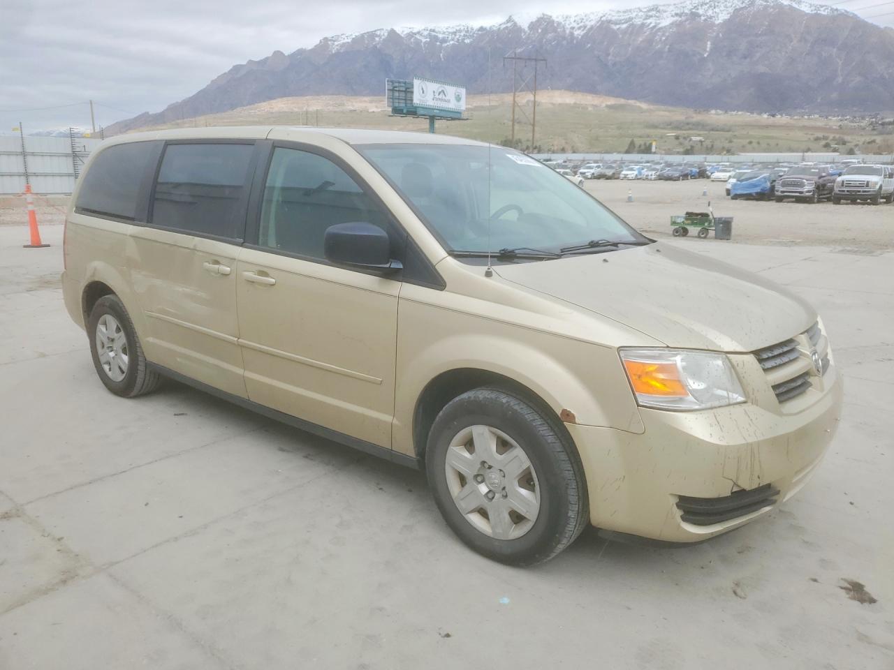 2010 DODGE GRAND CARAVAN SE photo 4