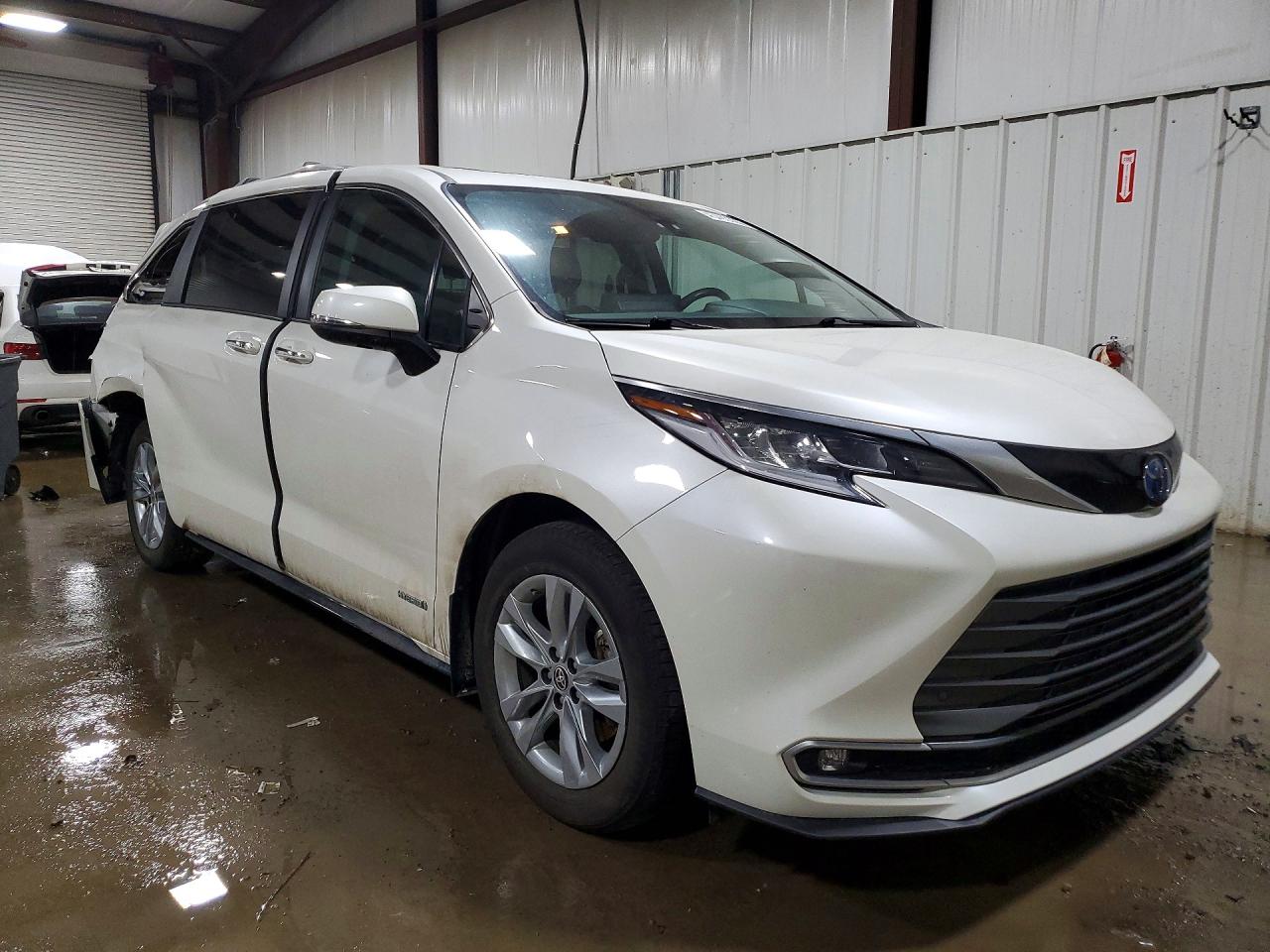 2021 TOYOTA SIENNA LIMITED 7-PASSENGER photo 7