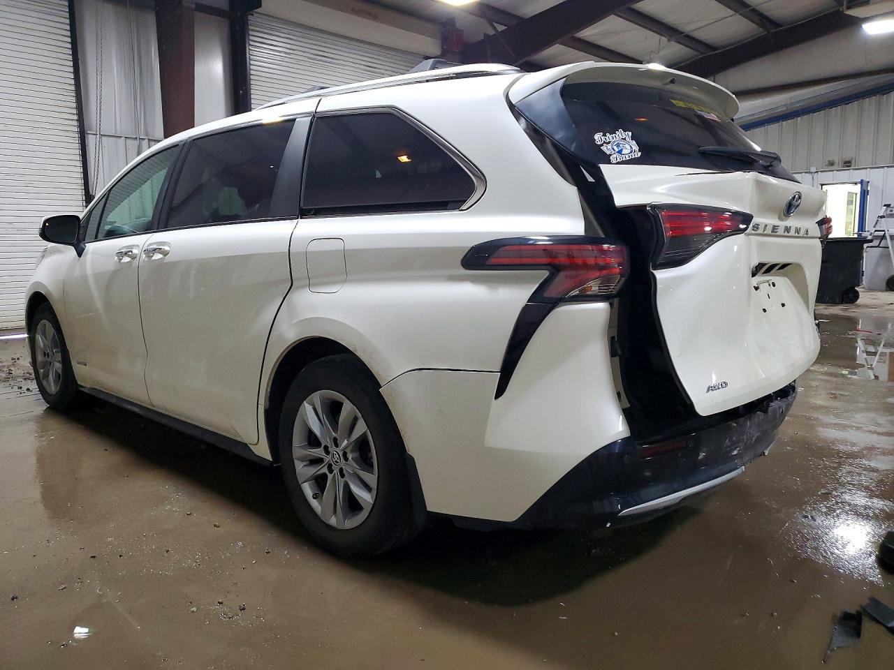 2021 TOYOTA SIENNA LIMITED 7-PASSENGER photo 3