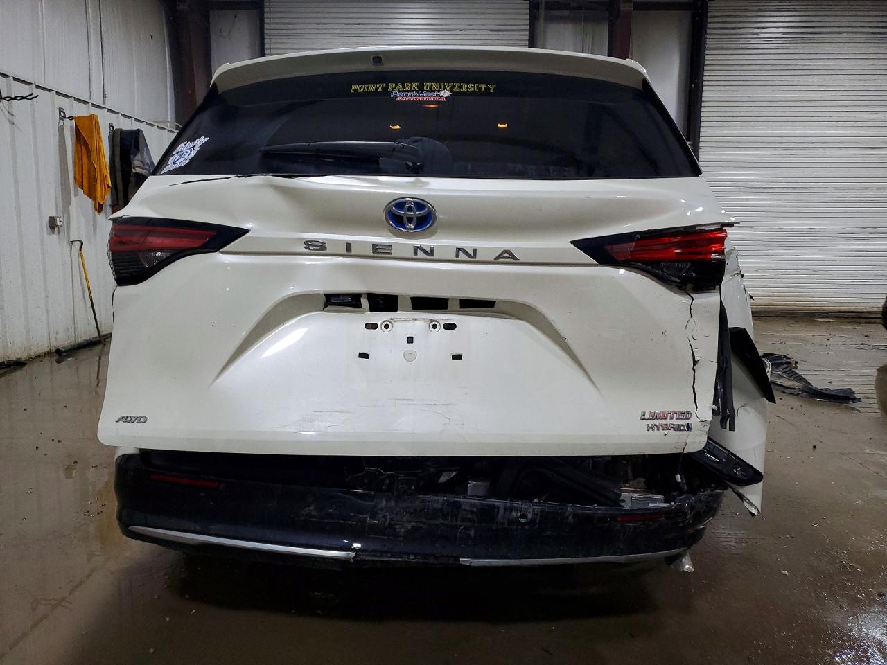 2021 TOYOTA SIENNA LIMITED 7-PASSENGER photo 11