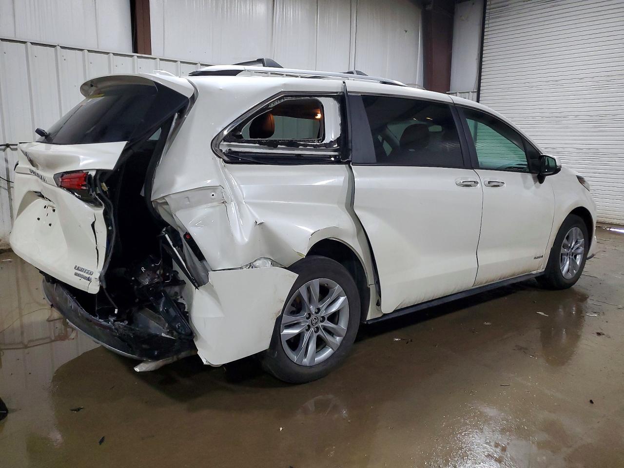 2021 TOYOTA SIENNA LIMITED 7-PASSENGER photo 5