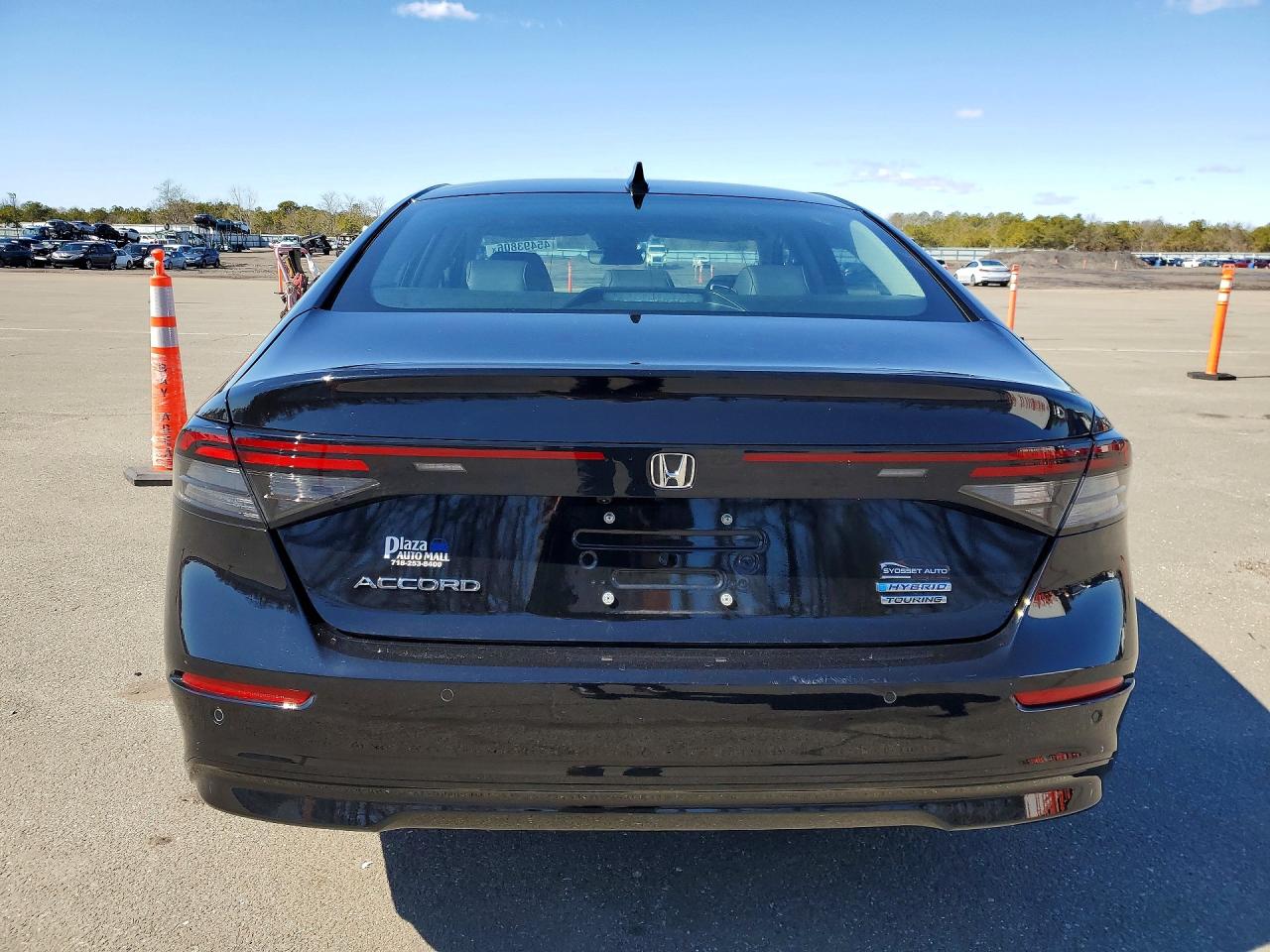 2025 HONDA ACCORD TOURING HYBRID photo 11