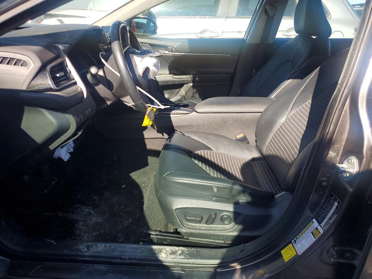 2021 TOYOTA CAMRY SE photo 13