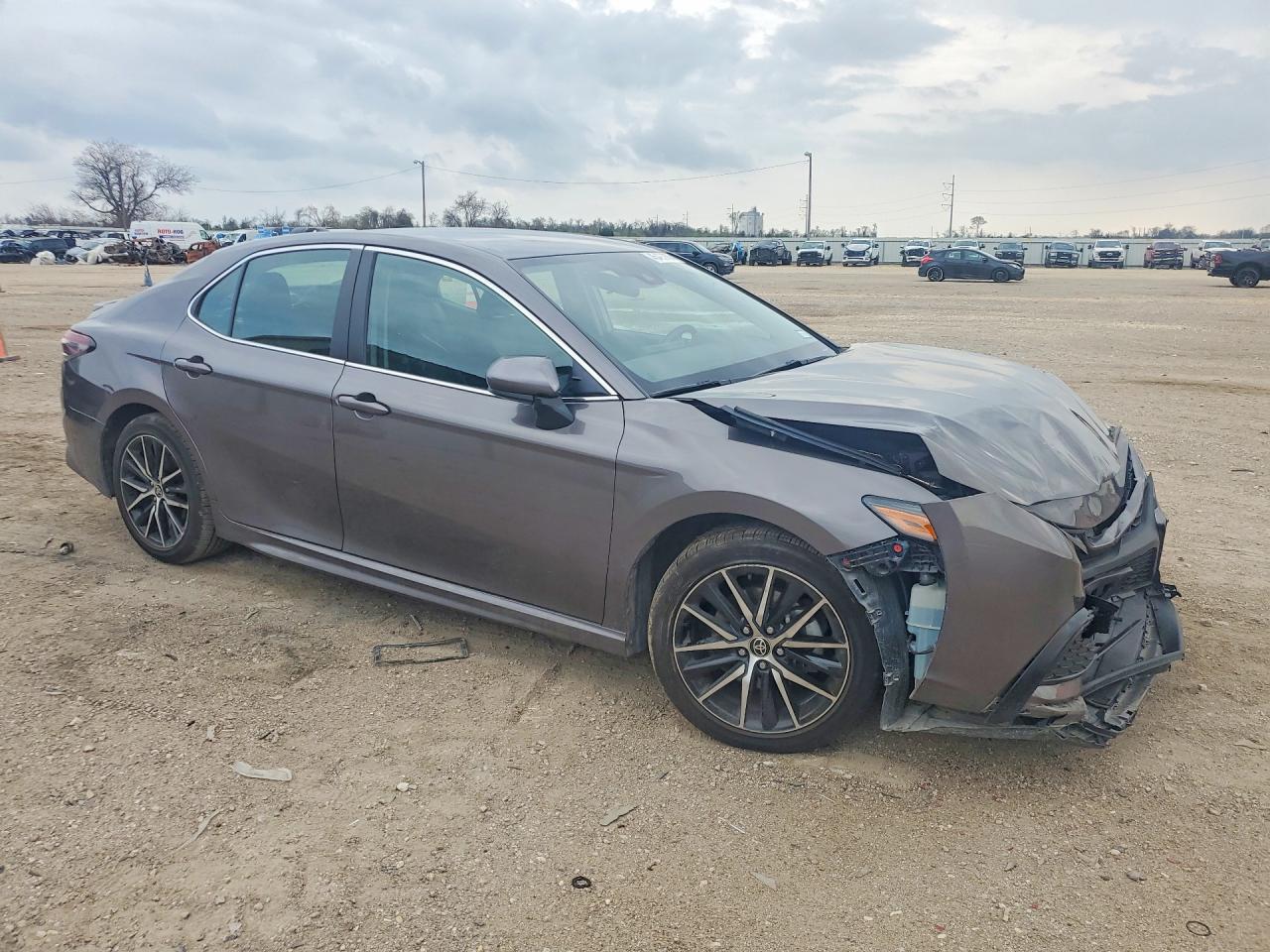 2021 TOYOTA CAMRY SE photo 7