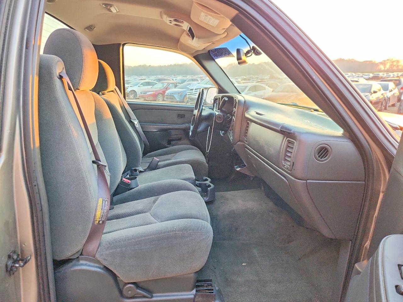 2003 CHEVROLET SILVERADO C1500 photo 10