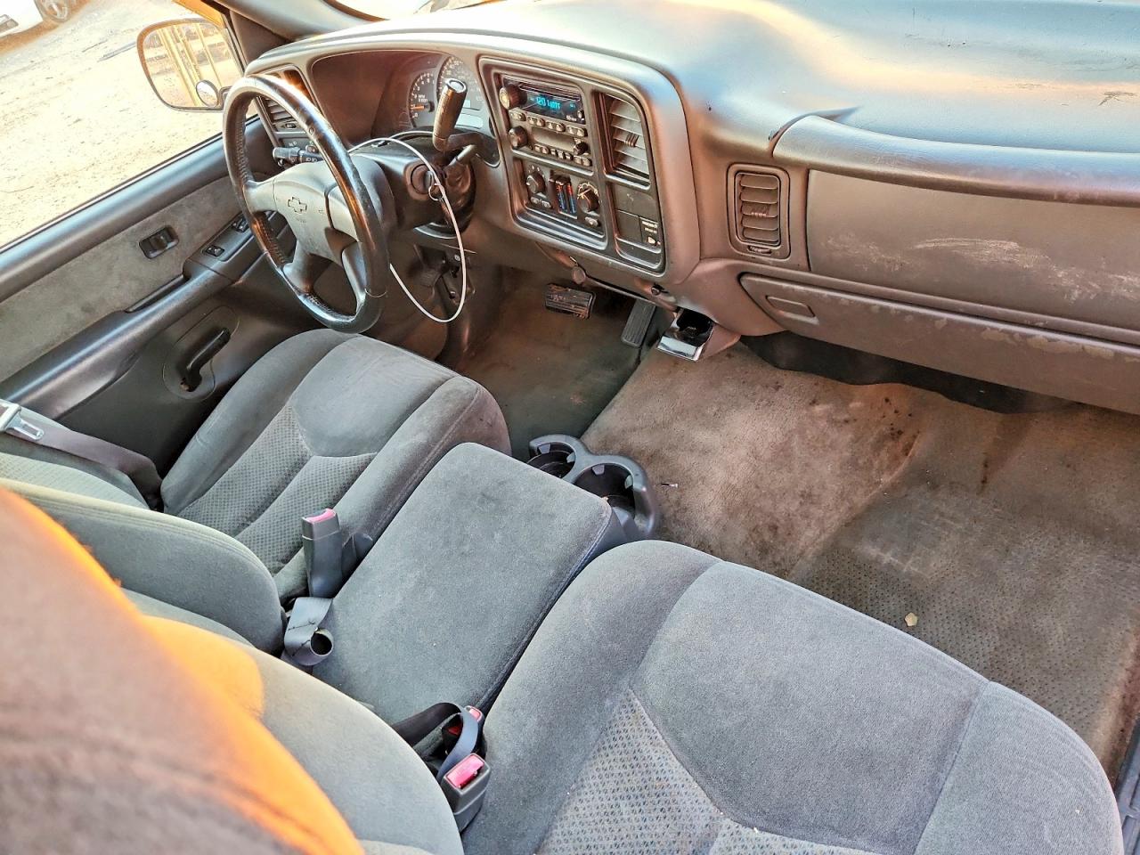2003 CHEVROLET SILVERADO C1500 photo 8